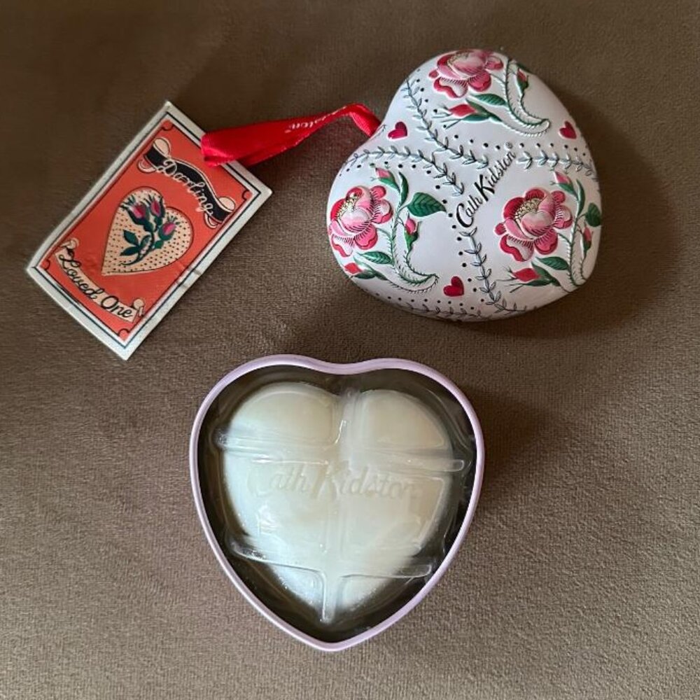GIFT SOAP Heart Soap in an embossed Heart Tin